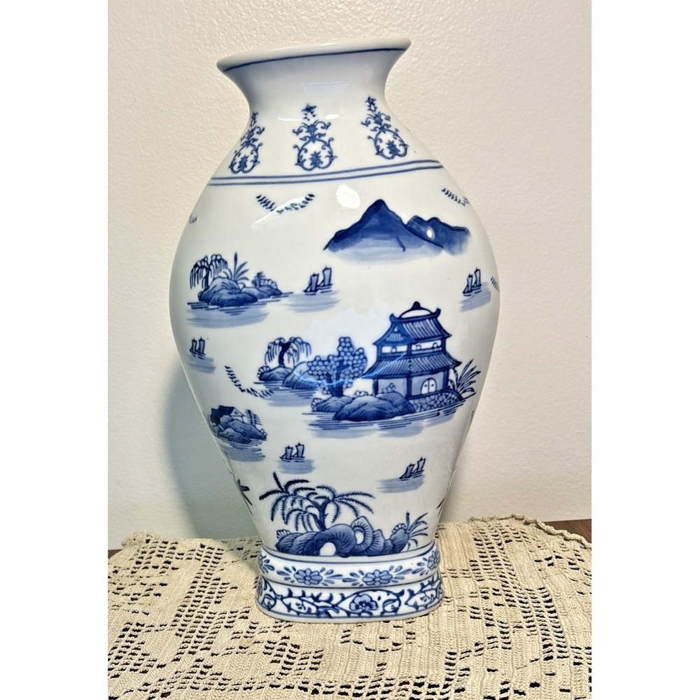 Three‎ Hands Corp Porcelain Vase
